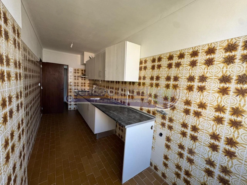 Apartamento T2 para Venda em Benavente Foto 2