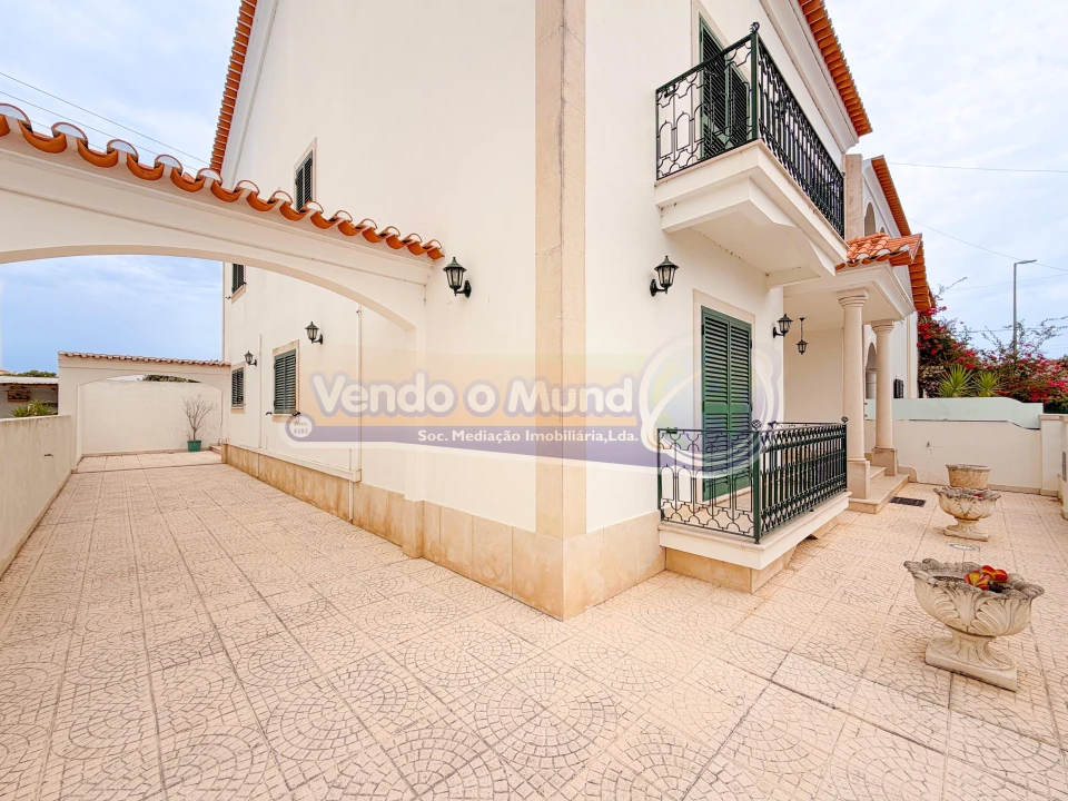 Moradia T4 para Venda em Benavente Foto 1