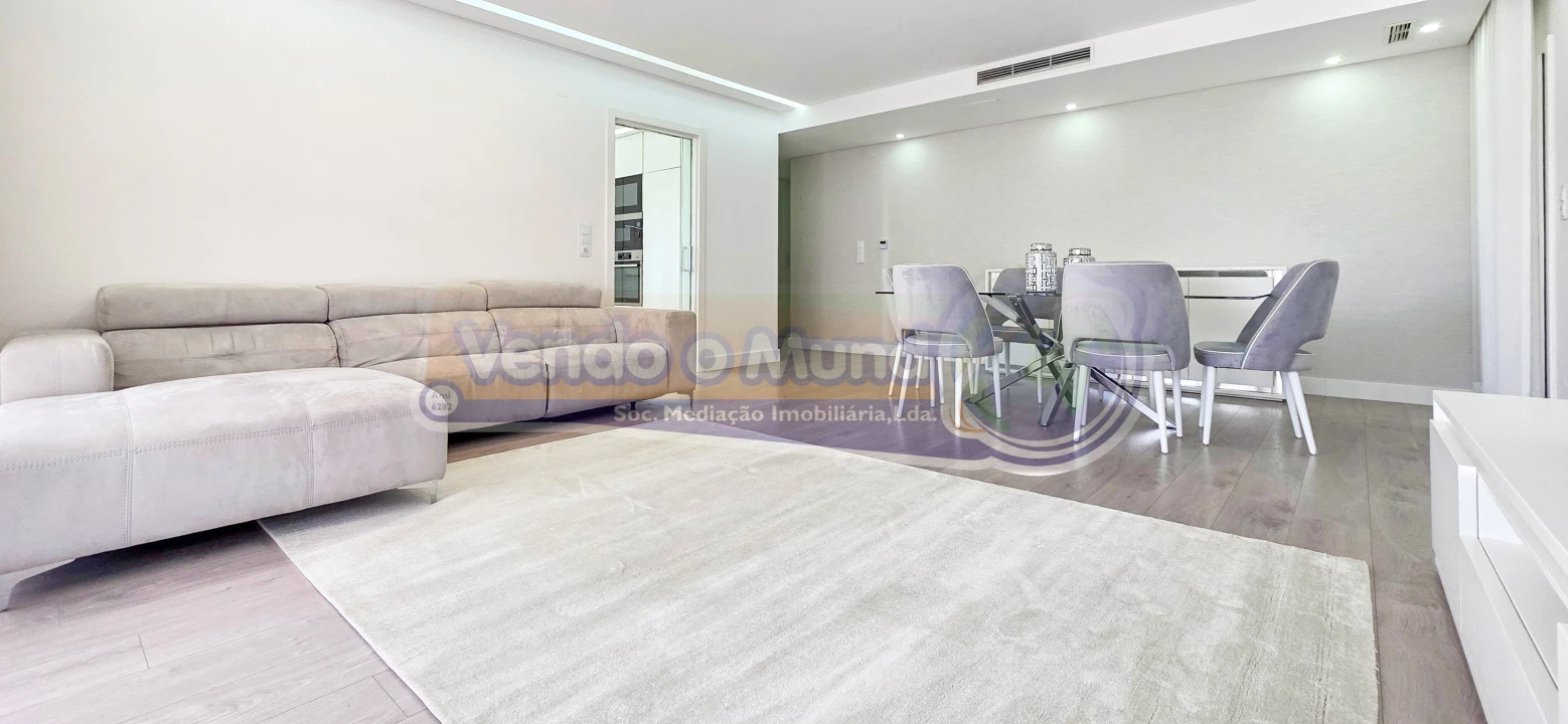 Apartamento T3 para Venda em Alverca do Ribatejo e Sobralinho Foto 1