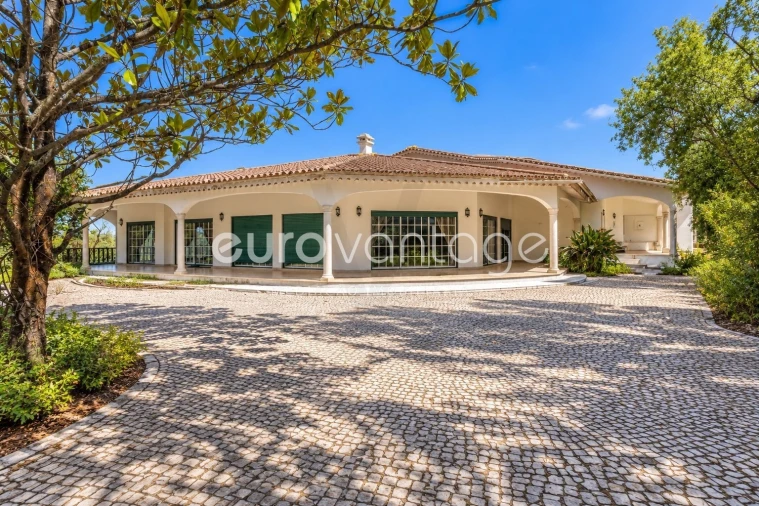 Moradia T9 para Venda em Maceira Foto 3