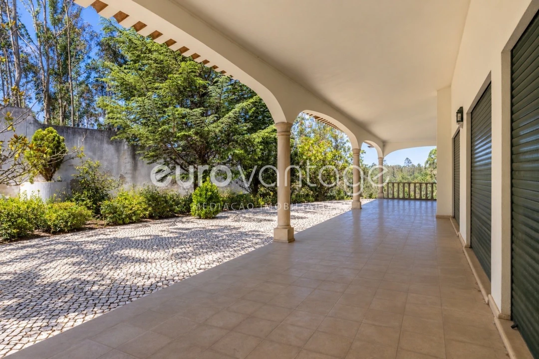Moradia T9 para Venda em Maceira Foto 4