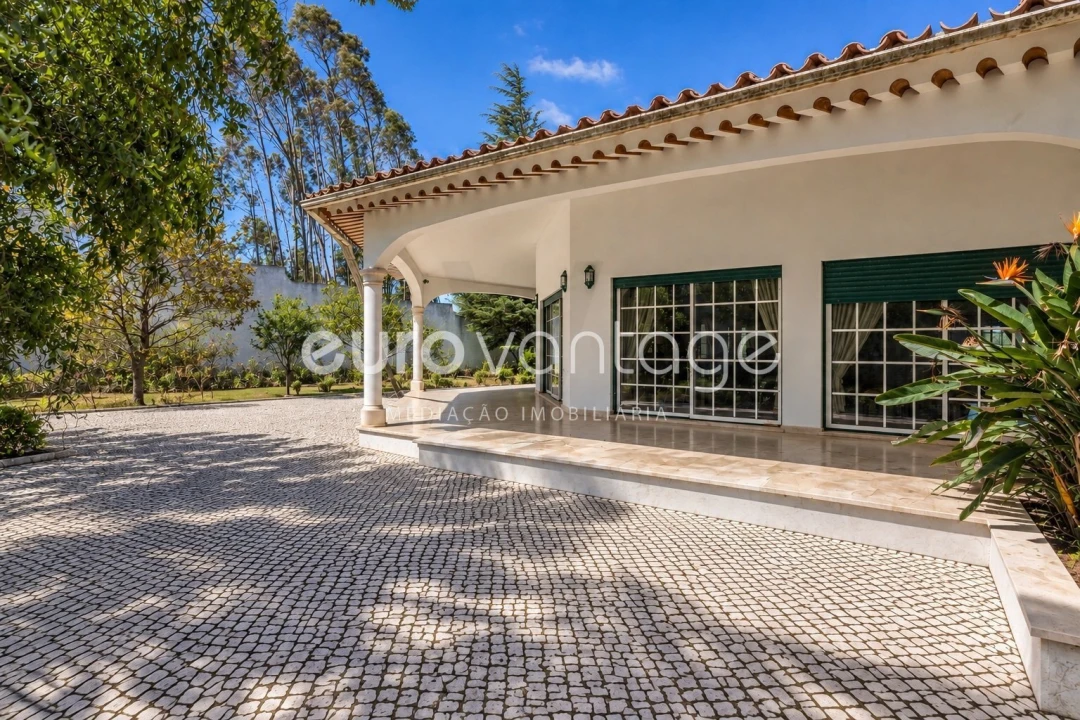 Moradia T9 para Venda em Maceira Foto 8