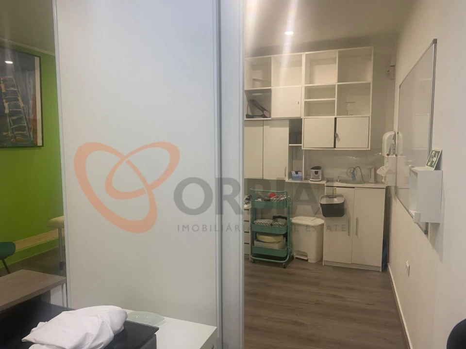 Loja para Venda em Albufeira e Olhos de Água Foto 5