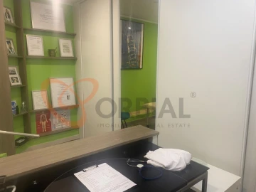Loja para Venda em Albufeira e Olhos de Água