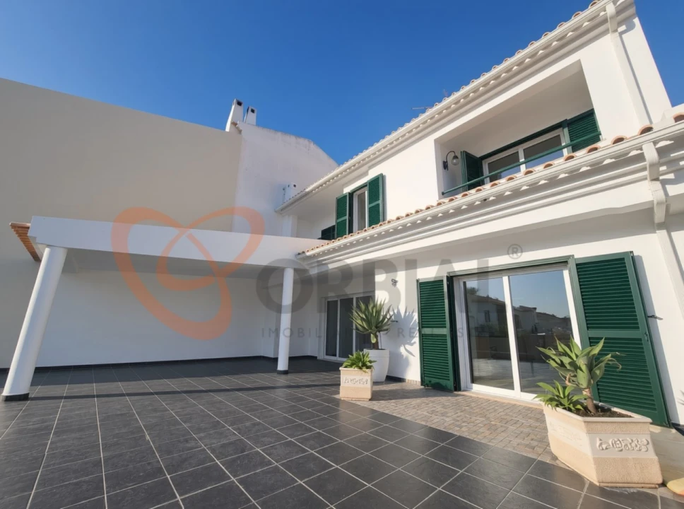 Moradia T2 para Venda em Albufeira e Olhos de Água Foto 1