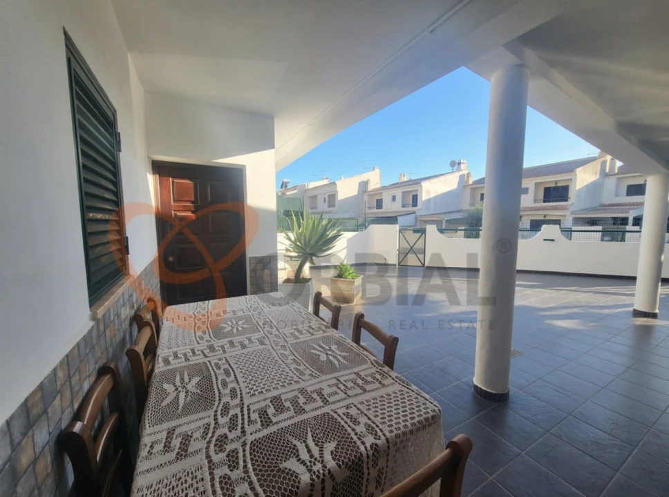 Moradia T2 para Venda em Albufeira e Olhos de Água Foto 2