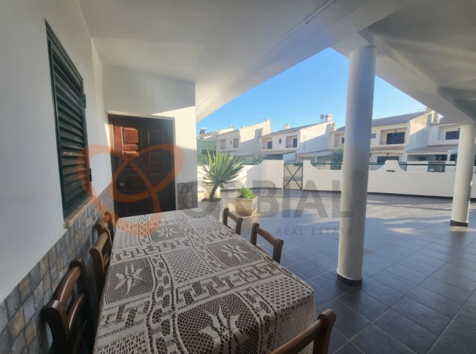 Moradia T2 para Venda em Albufeira e Olhos de Água Foto 2