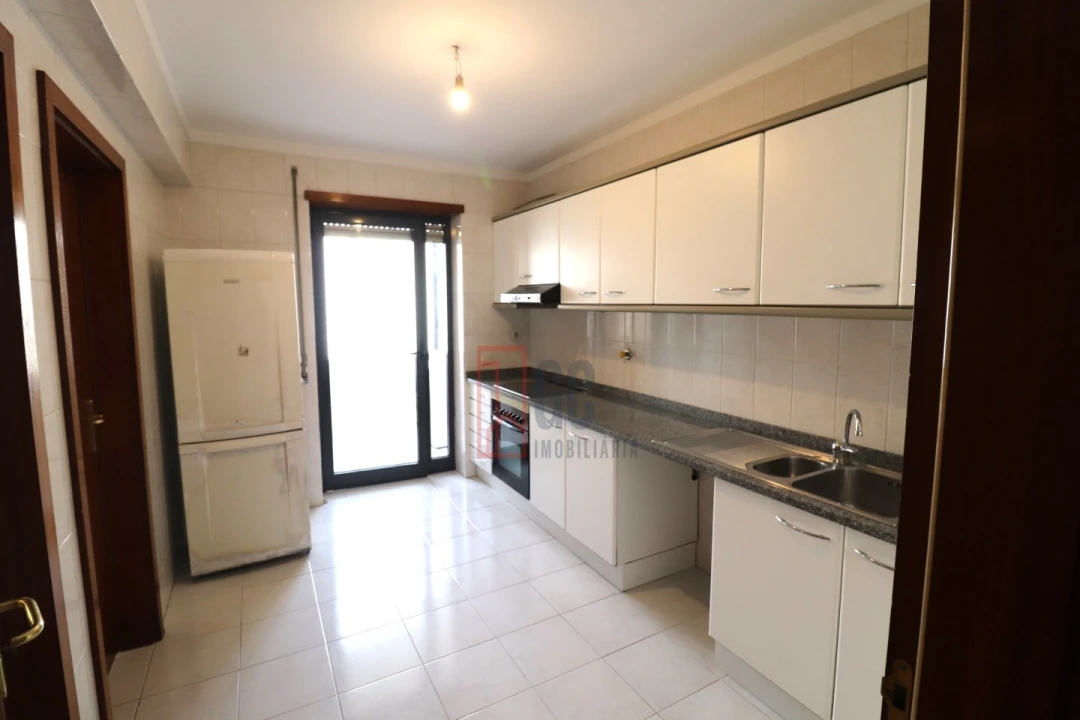 Apartamento T2 para Venda em Canidelo Foto 5