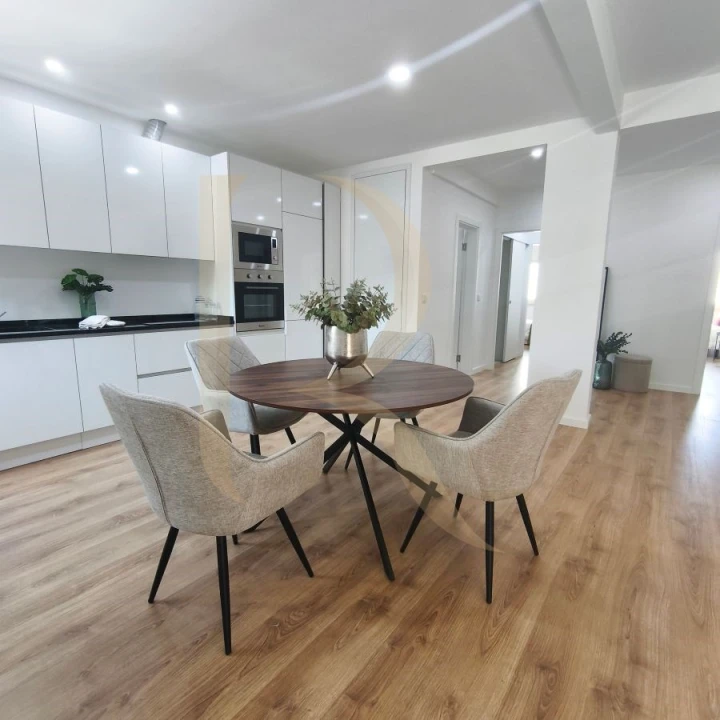 Apartamento T3 para Venda em Benfica Foto 2