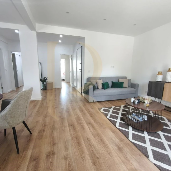 Apartamento T3 para Venda em Benfica Foto 9