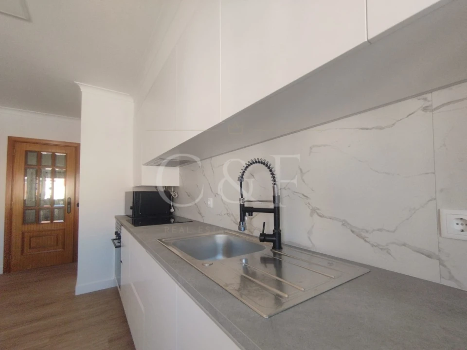 Apartamento T2 para Venda em Agualva e Mira-Sintra Foto 3