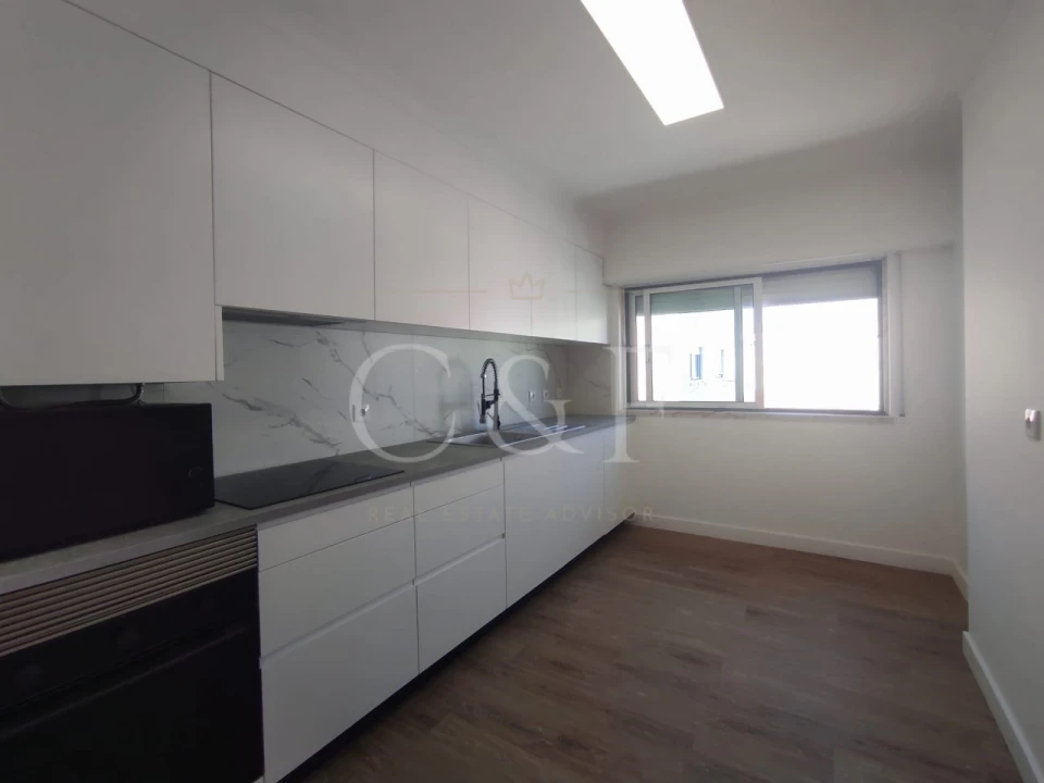 Apartamento T2 para Venda em Agualva e Mira-Sintra Foto 2