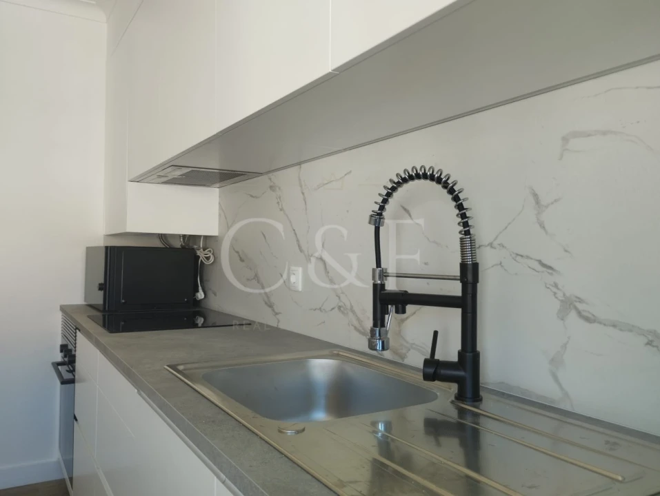 Apartamento T2 para Venda em Agualva e Mira-Sintra Foto 6