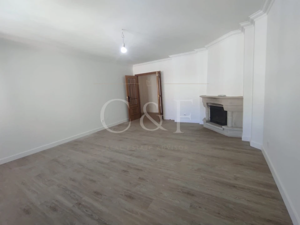 Apartamento T2 para Venda em Agualva e Mira-Sintra Foto 15