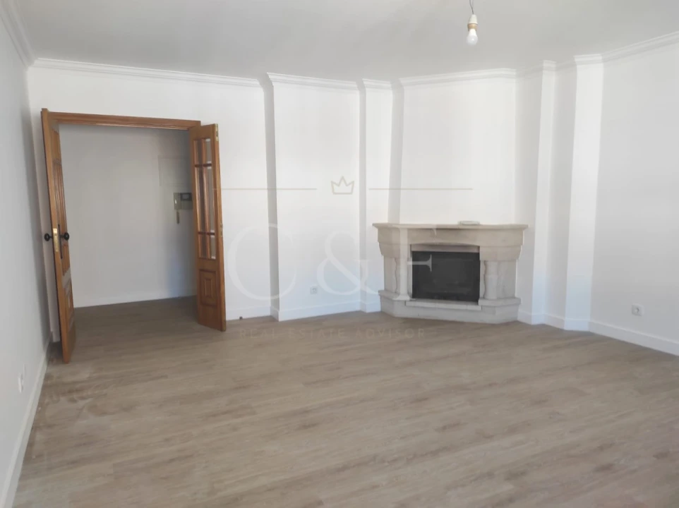 Apartamento T2 para Venda em Agualva e Mira-Sintra Foto 16