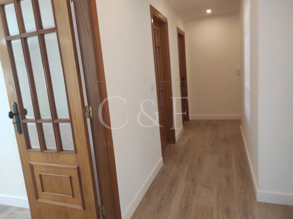 Apartamento T2 para Venda em Agualva e Mira-Sintra Foto 18