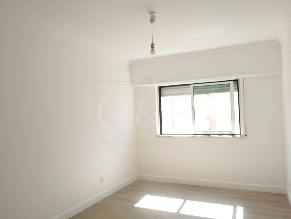 Apartamento T2 para Venda em Agualva e Mira-Sintra Foto 21
