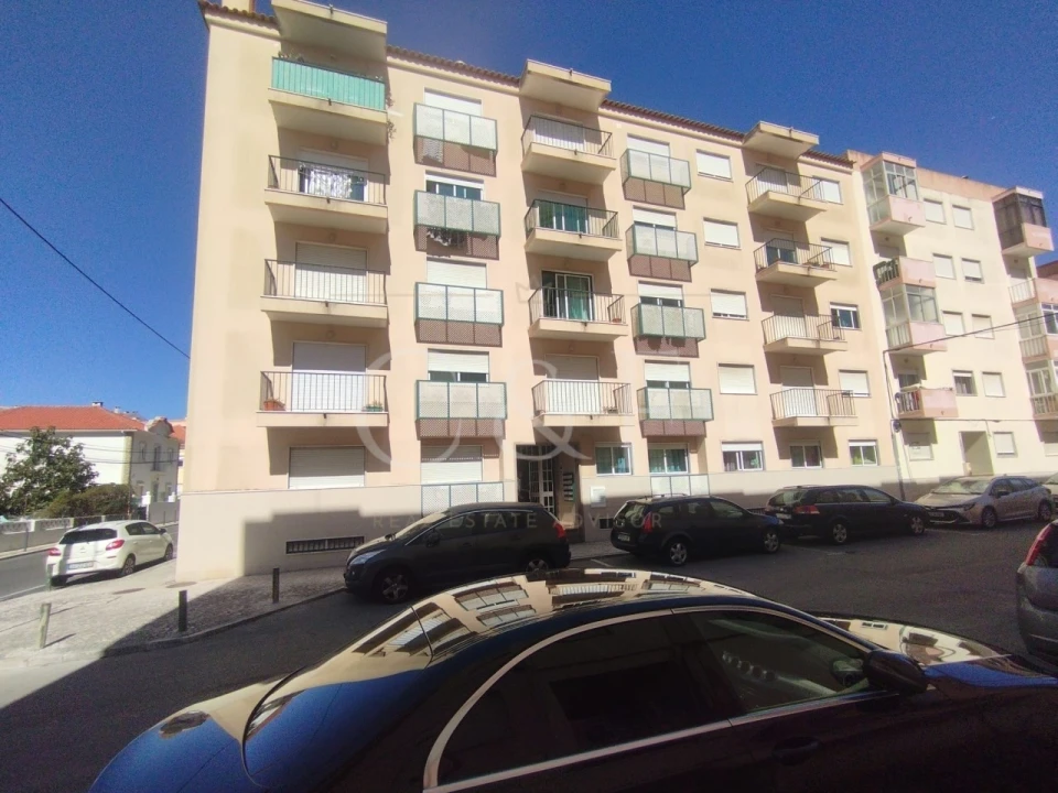 Apartamento T2 para Venda em Agualva e Mira-Sintra Foto 32