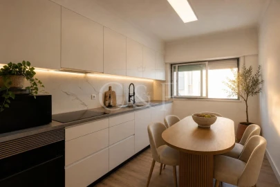Apartamento T2 para Venda em Agualva e Mira-Sintra