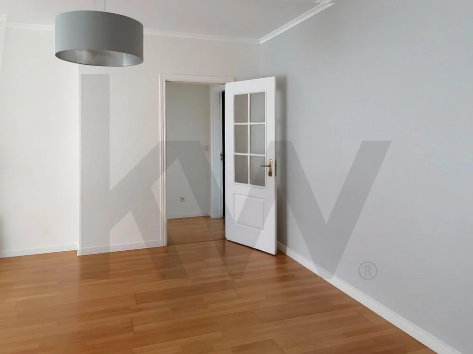 Apartamento T1 para Arrendamento em Carnaxide e Queijas Foto 4