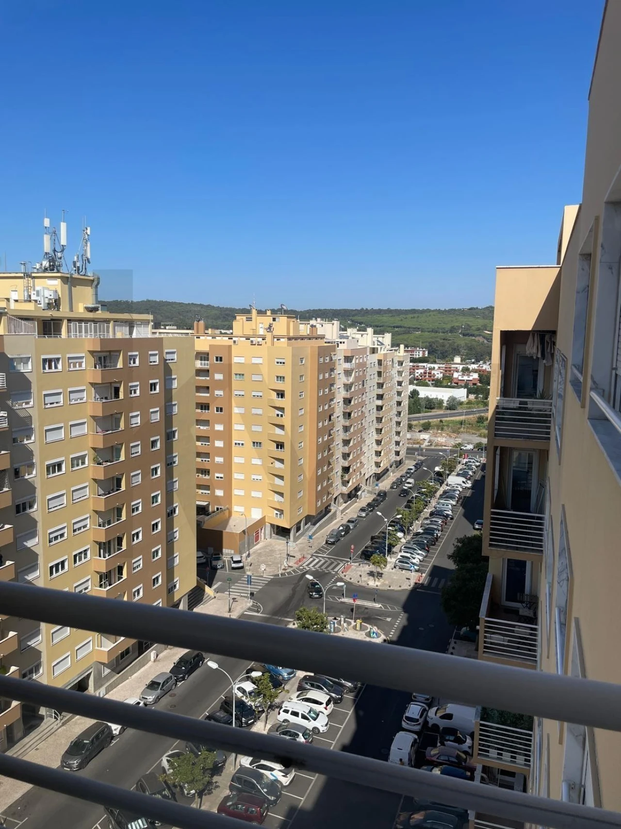 Apartamento T1 para Arrendamento em Carnaxide e Queijas Foto 7