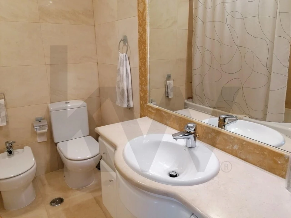 Apartamento T1 para Arrendamento em Carnaxide e Queijas Foto 10