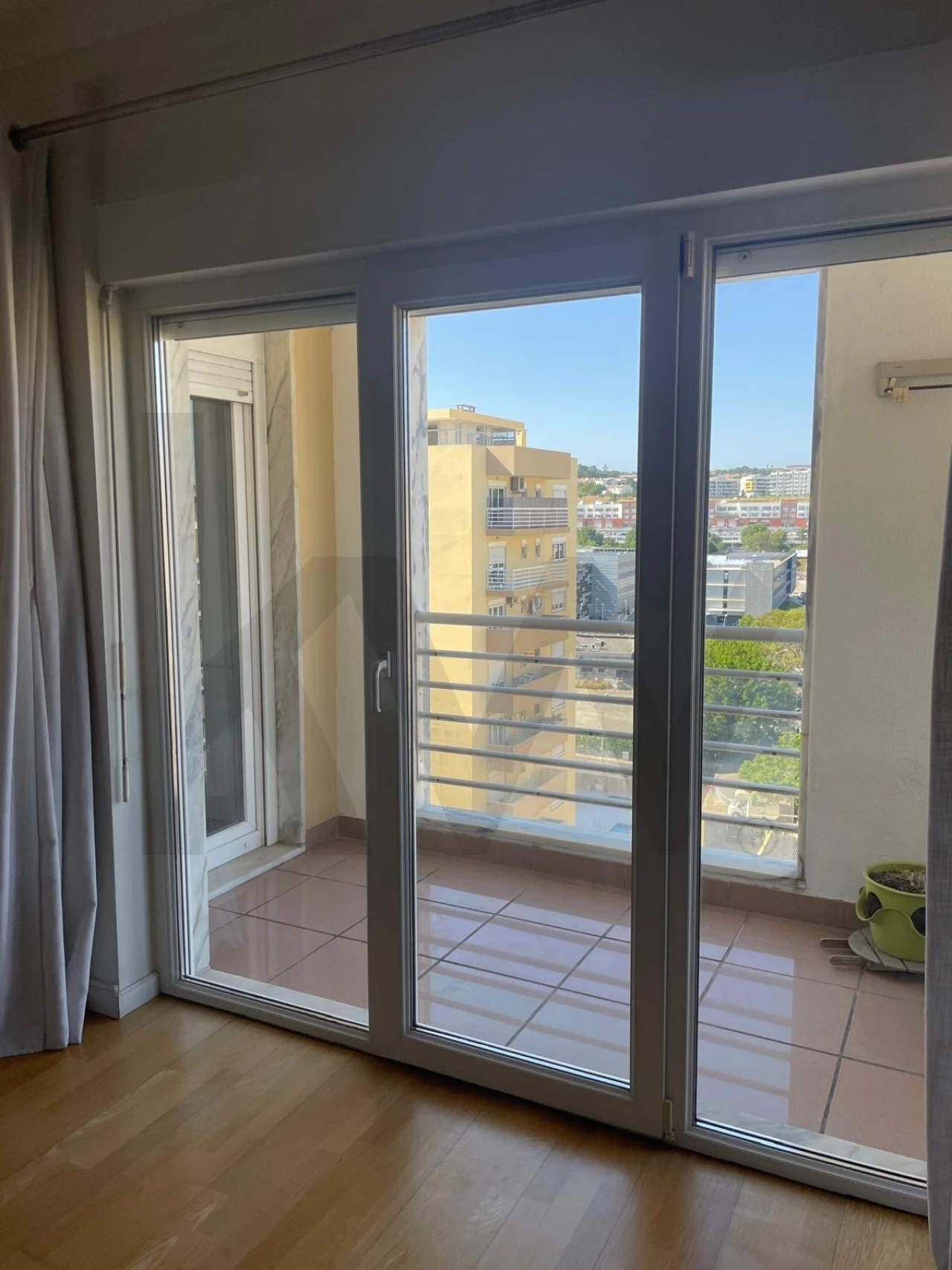 Apartamento T1 para Arrendamento em Carnaxide e Queijas Foto 6