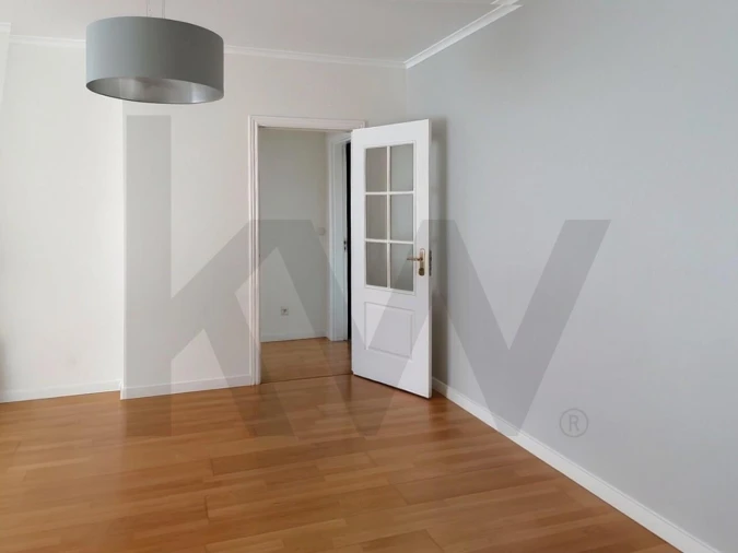 Apartamento T1 para Arrendamento em Carnaxide e Queijas Foto 4