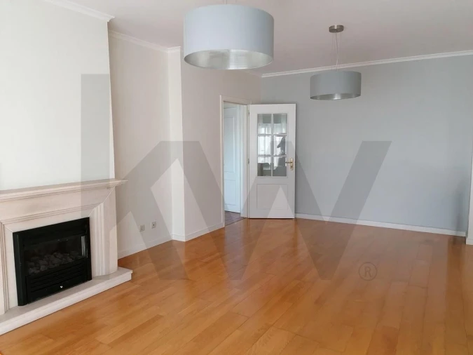 Apartamento T1 para Arrendamento em Carnaxide e Queijas Foto 3