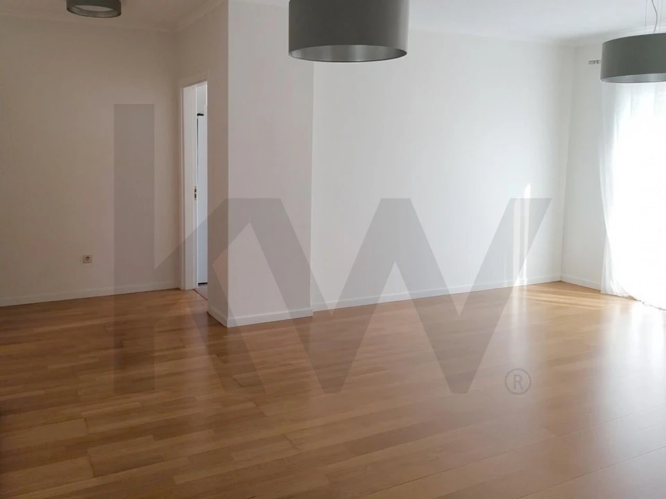 Apartamento T1 para Arrendamento em Carnaxide e Queijas Foto 2