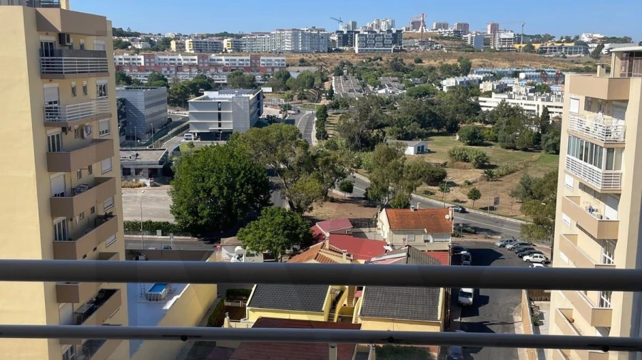 Apartamento T1 para Arrendamento em Carnaxide e Queijas