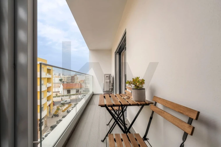 Apartamento T2 para Venda em Olhão Foto 9