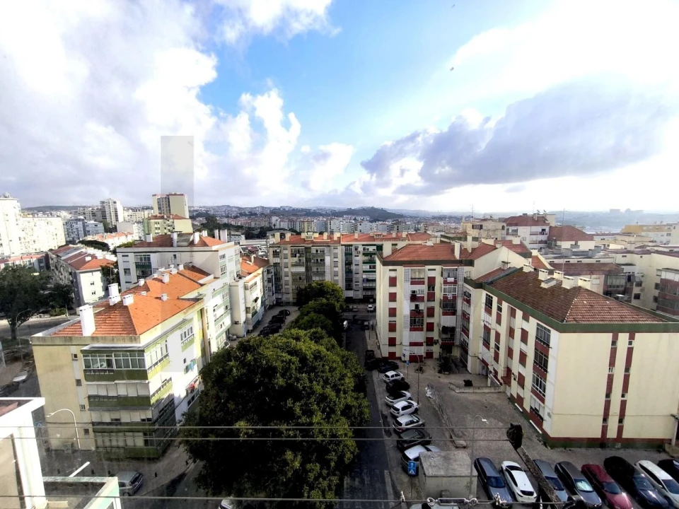 Apartamento T1 para Venda em Águas Livres Foto 1