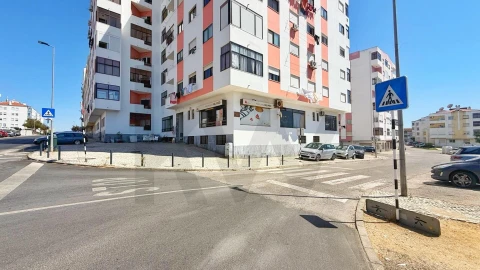 Negócio para Venda em Seixal, Arrentela e Aldeia de Paio Pires