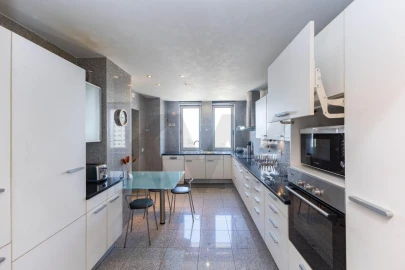 Apartamento T3 para Venda em Aldoar, Foz do Douro e Nevogilde