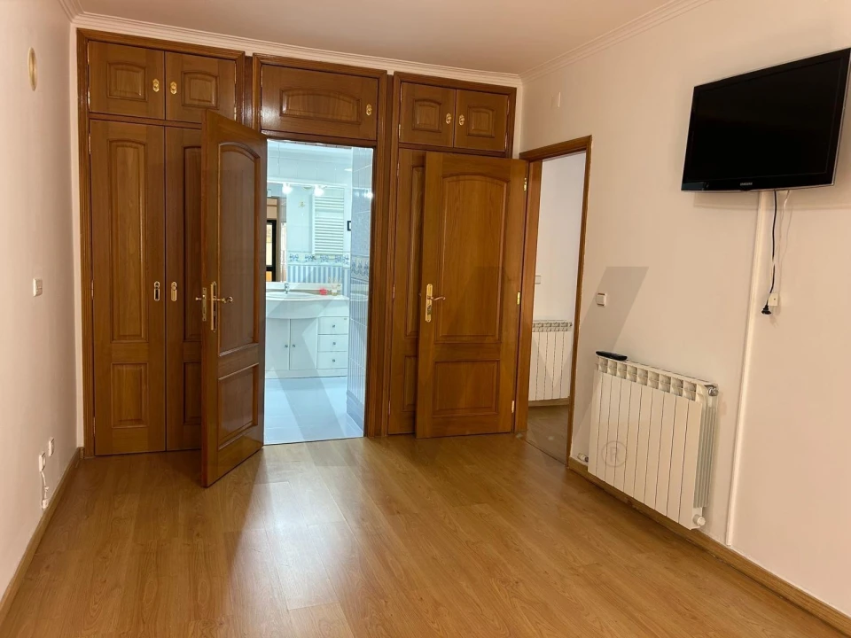 Apartamento T3 para Arrendamento em Queluz e Belas Foto 29