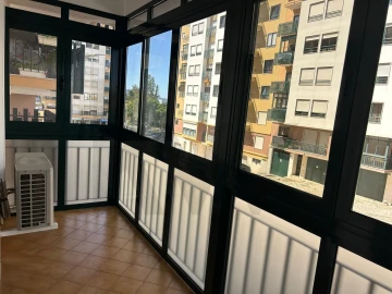 Apartamento T3 para Arrendamento em Queluz e Belas