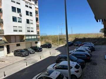 Apartamento T3 para Arrendamento em Queluz e Belas