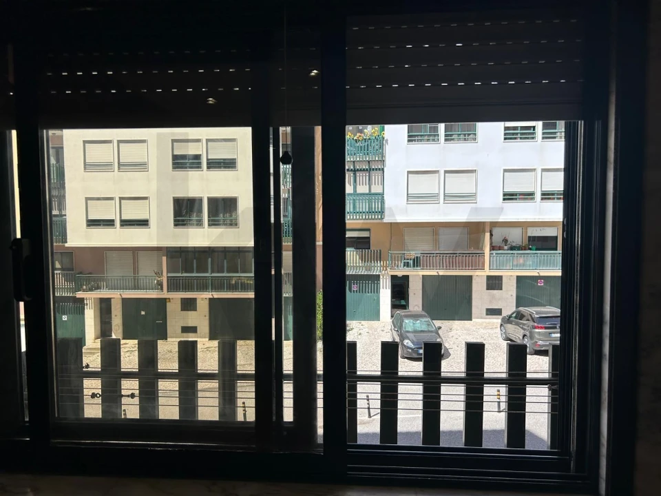 Apartamento T3 para Arrendamento em Queluz e Belas Foto 19