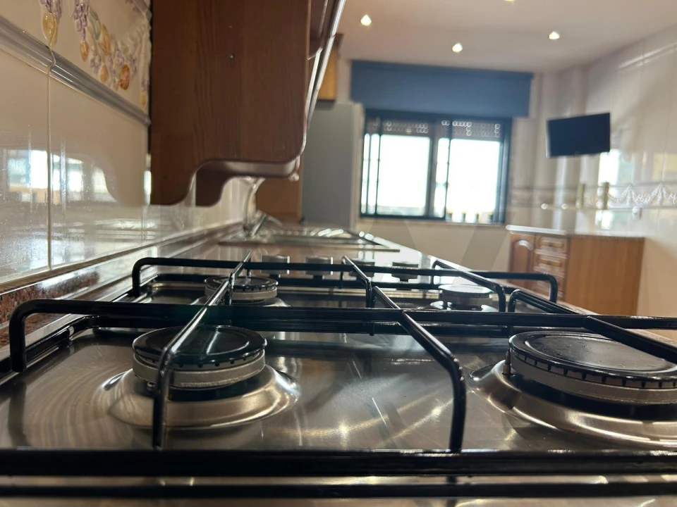 Apartamento T3 para Arrendamento em Queluz e Belas Foto 17