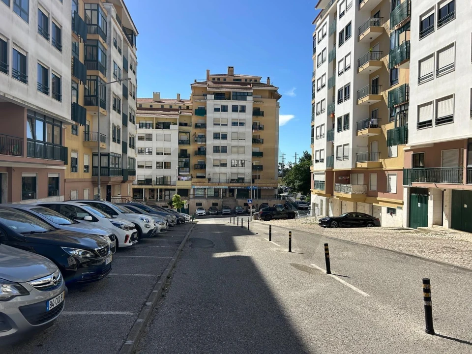 Apartamento T3 para Arrendamento em Queluz e Belas Foto 44