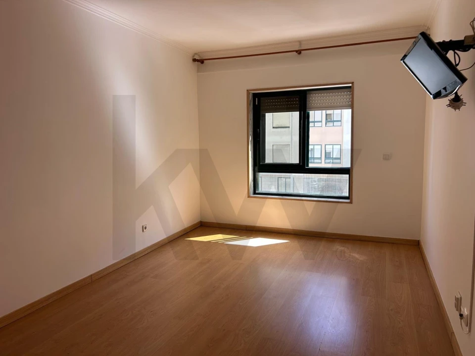Apartamento T3 para Arrendamento em Queluz e Belas Foto 24