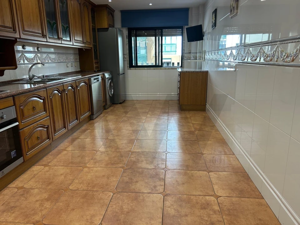 Apartamento T3 para Arrendamento em Queluz e Belas Foto 13