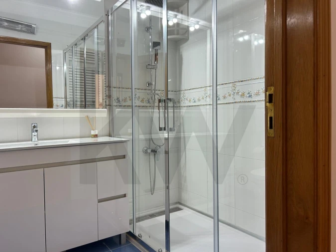 Apartamento T3 para Arrendamento em Queluz e Belas Foto 26