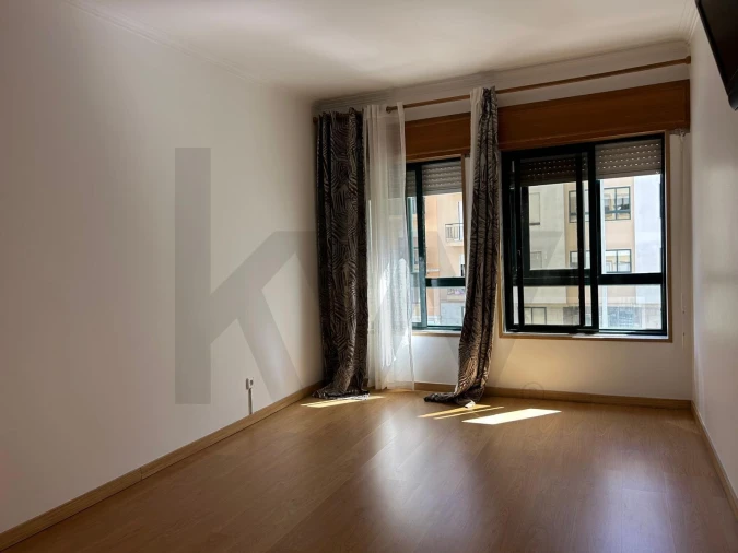 Apartamento T3 para Arrendamento em Queluz e Belas Foto 22