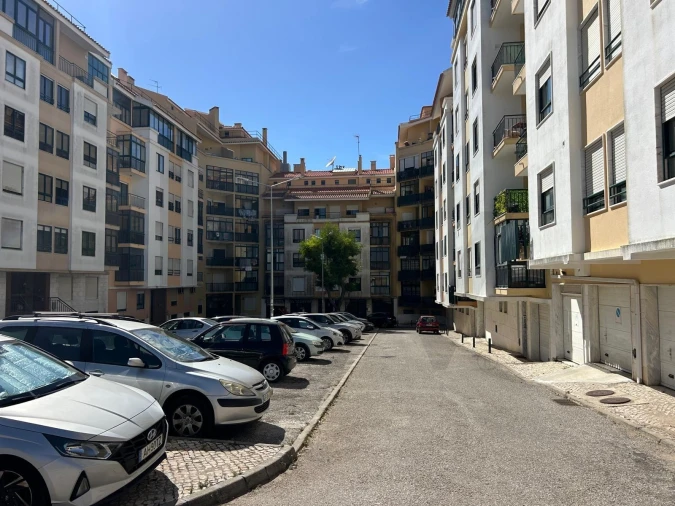 Apartamento T3 para Arrendamento em Queluz e Belas Foto 40