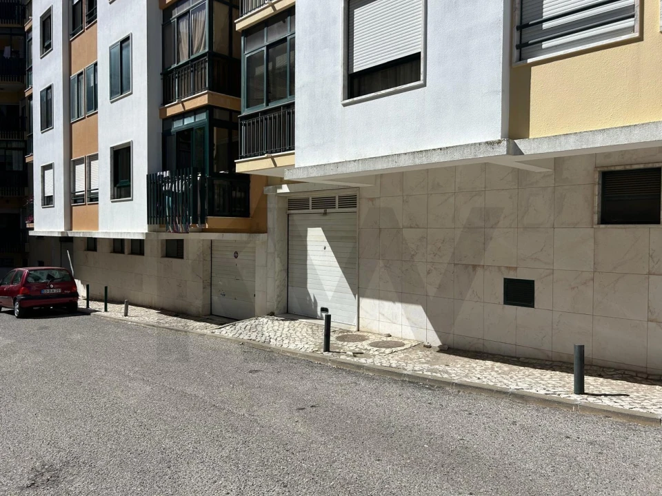 Apartamento T3 para Arrendamento em Queluz e Belas Foto 38