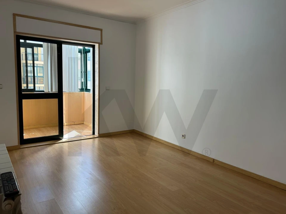 Apartamento T3 para Arrendamento em Queluz e Belas Foto 27