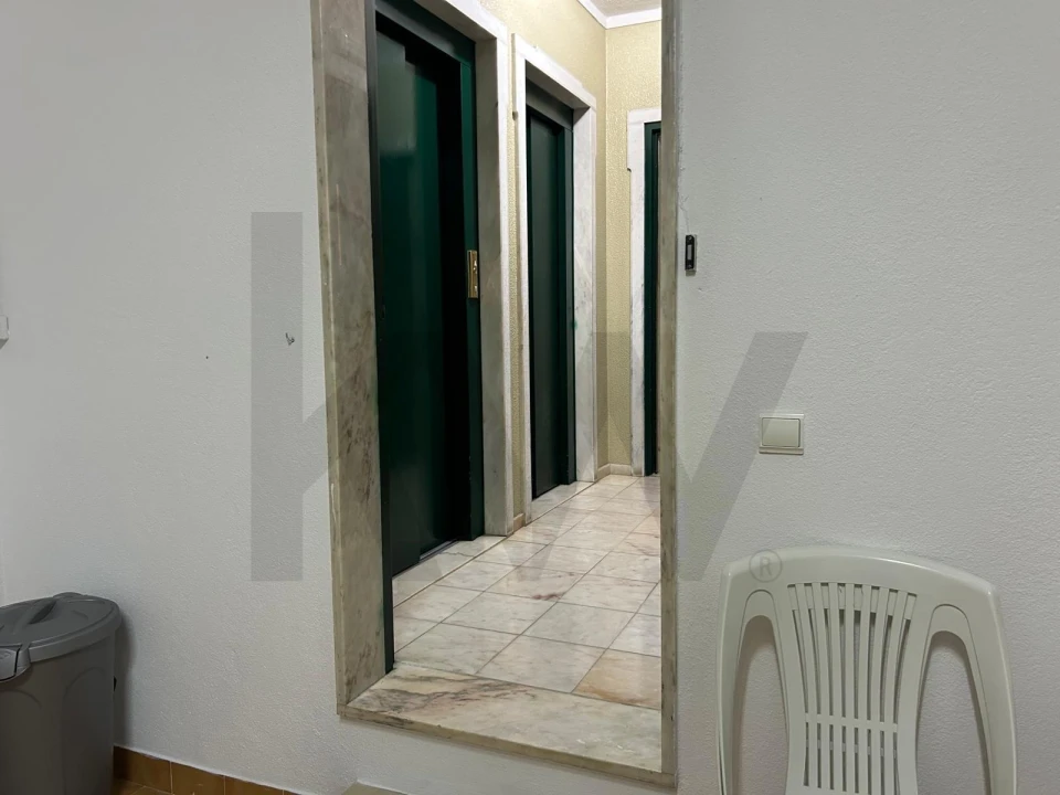 Apartamento T3 para Arrendamento em Queluz e Belas Foto 37