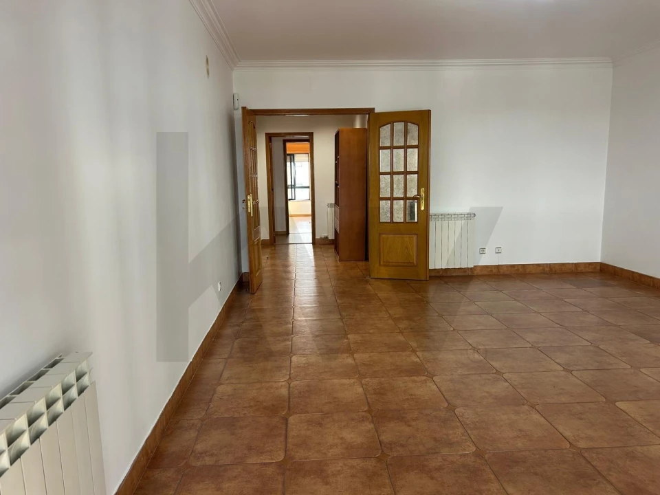 Apartamento T3 para Arrendamento em Queluz e Belas Foto 5